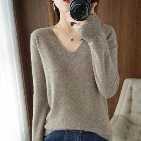 Cashmere Women's V-neck Pullover - Image 8