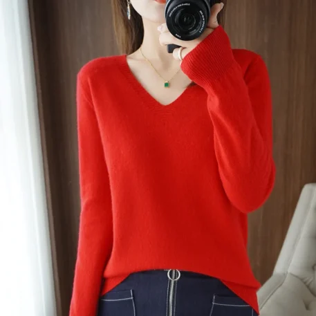 Cashmere Women's V-neck Pullover - Image 14