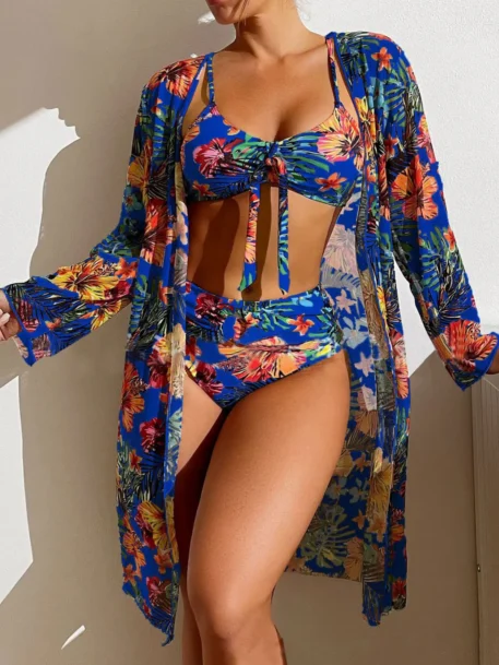 Split Three Piece Floral Printed Swimsuit - Image 4