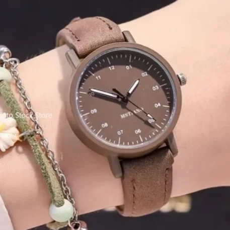 Ladies PU Leather Strap Quartz Wristwatch - Image 4