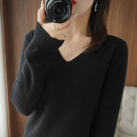 Cashmere Women's V-neck Pullover - Image 13