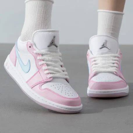 Nike AIR JORDAN 1 LOW SE AJ1 basketball shoes for Women - Image 3