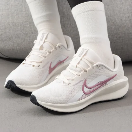 Nike 2025 Women's Running Shoes - Image 2