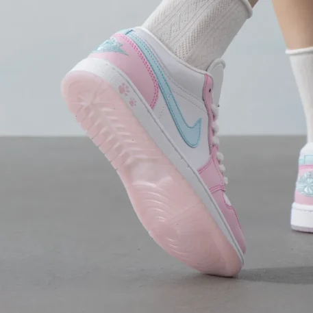 Nike AIR JORDAN 1 LOW SE AJ1 basketball shoes for Women - Image 5